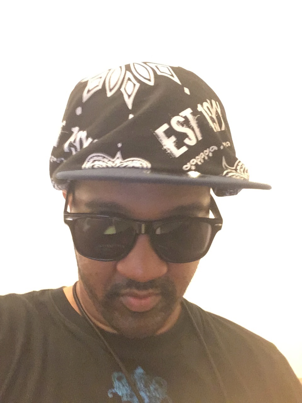 r.'s profile picture